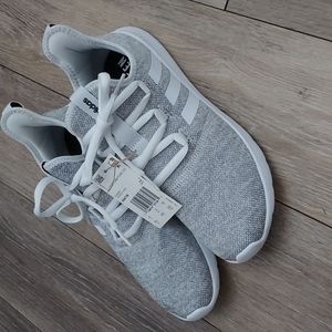 New Adidas cloud foam sneakers. Size 9.5